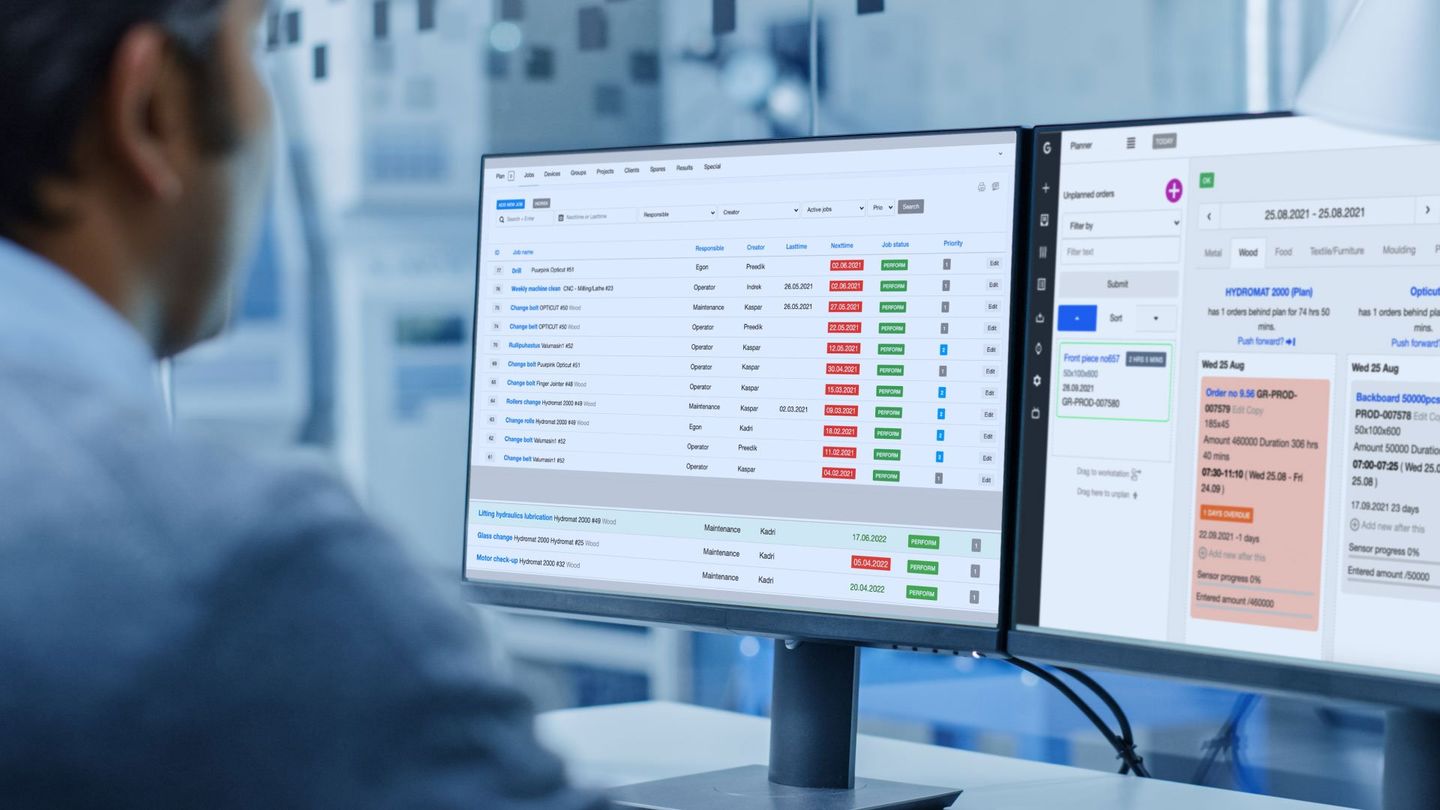 Henkilö, joka käyttää GlobalReader Maintenance -ominaisuutta